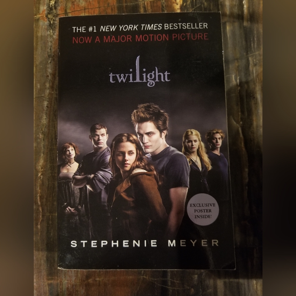 Twilight (The Twilight Saga Book 1) by Stephenie Meyer